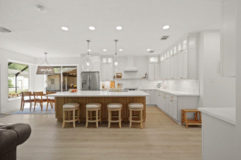 Modern kitchen remodel with quartz/quartzite countertops in Katy, TX
