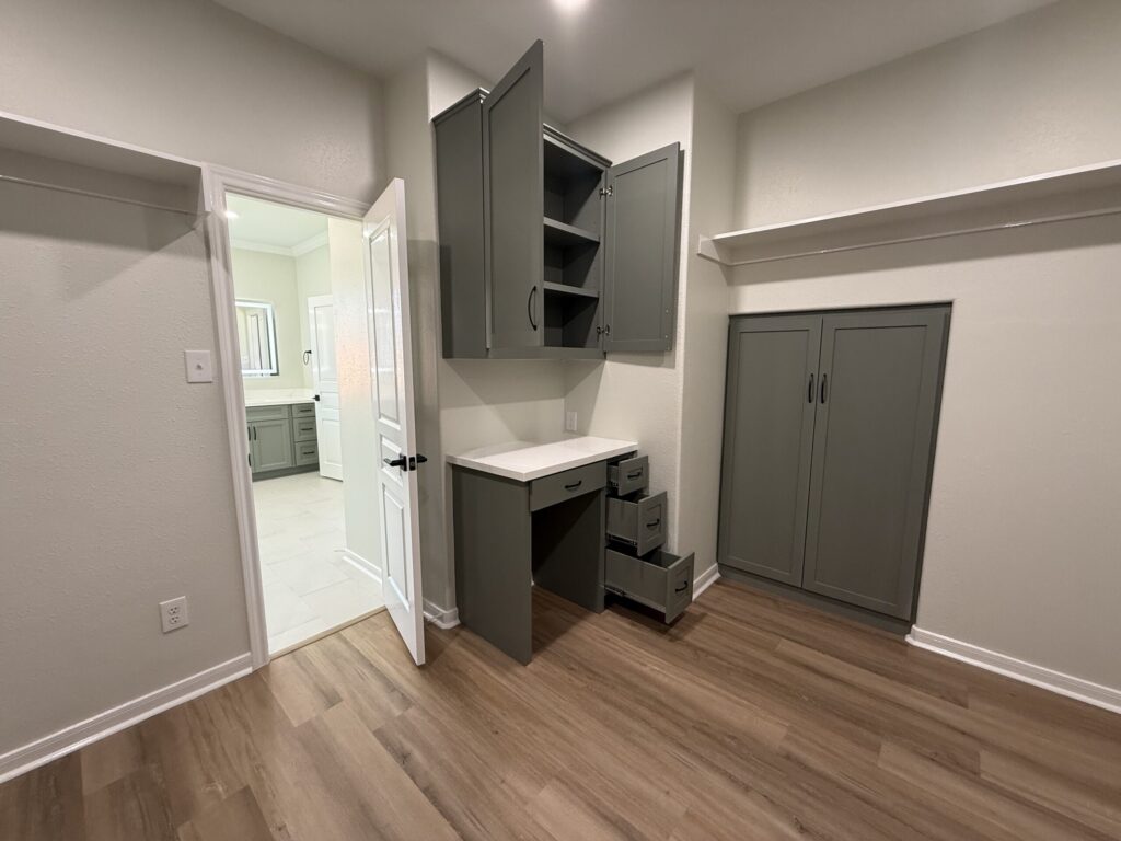 Master Closet side view